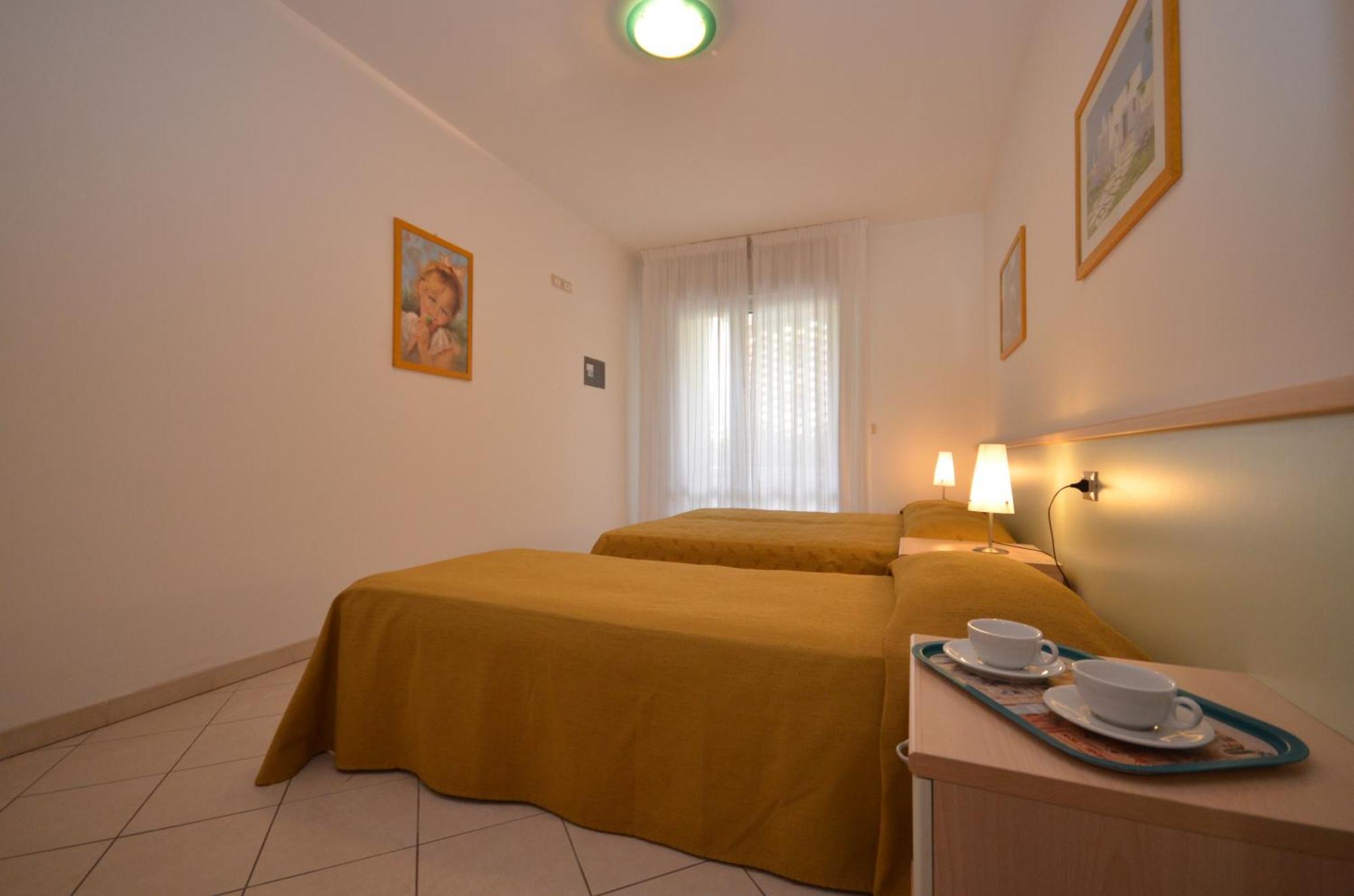 Residenza Le Acacie Apartment Bibione Exterior photo